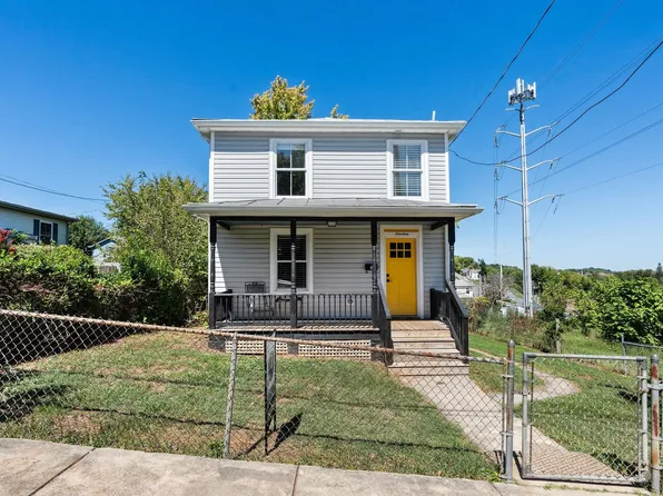 19 E Liberty St, Staunton, VA 24401