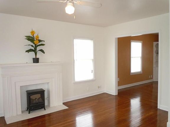 2nd image of 2814 S Alameda St