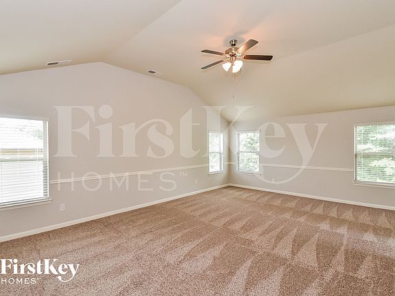 5th image of 896 McDuffie Cir