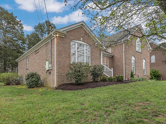 5th image of 312 Baronswood Dr