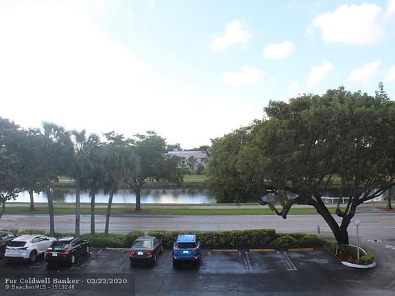 3rd image of 2651 S Palm Aire Dr APT 309