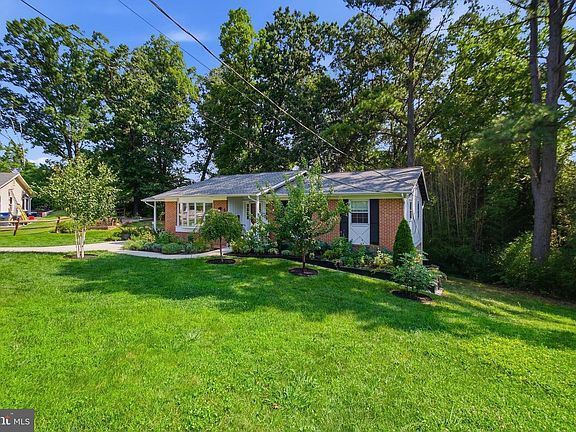 3rd image of 6401 Limerick Ct