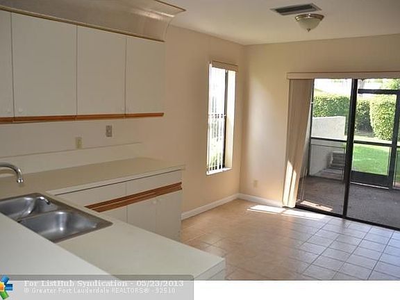 4th image of 8524 Shadow Ct #1-16
