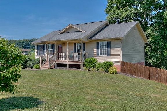 3rd image of 266 Mockingbird Pl