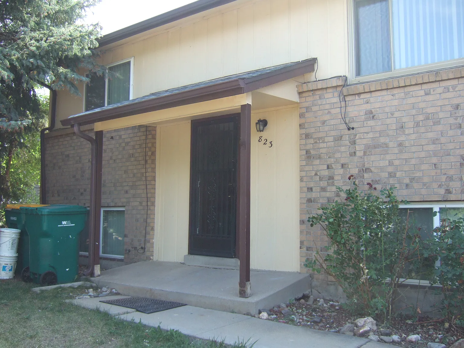 3 bed, 1850 sqft, $3,200 — Photo 2
