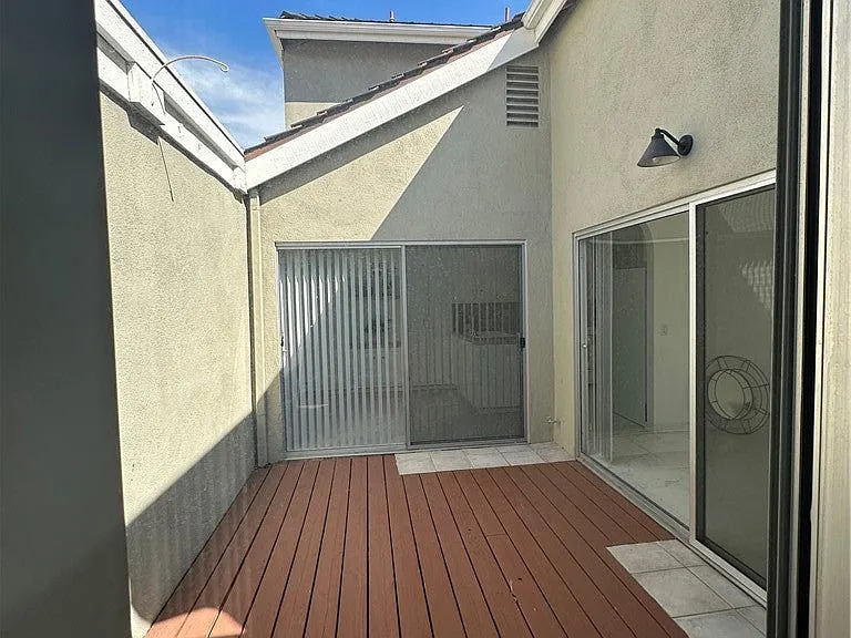 11 Pebblewood — Photo 11