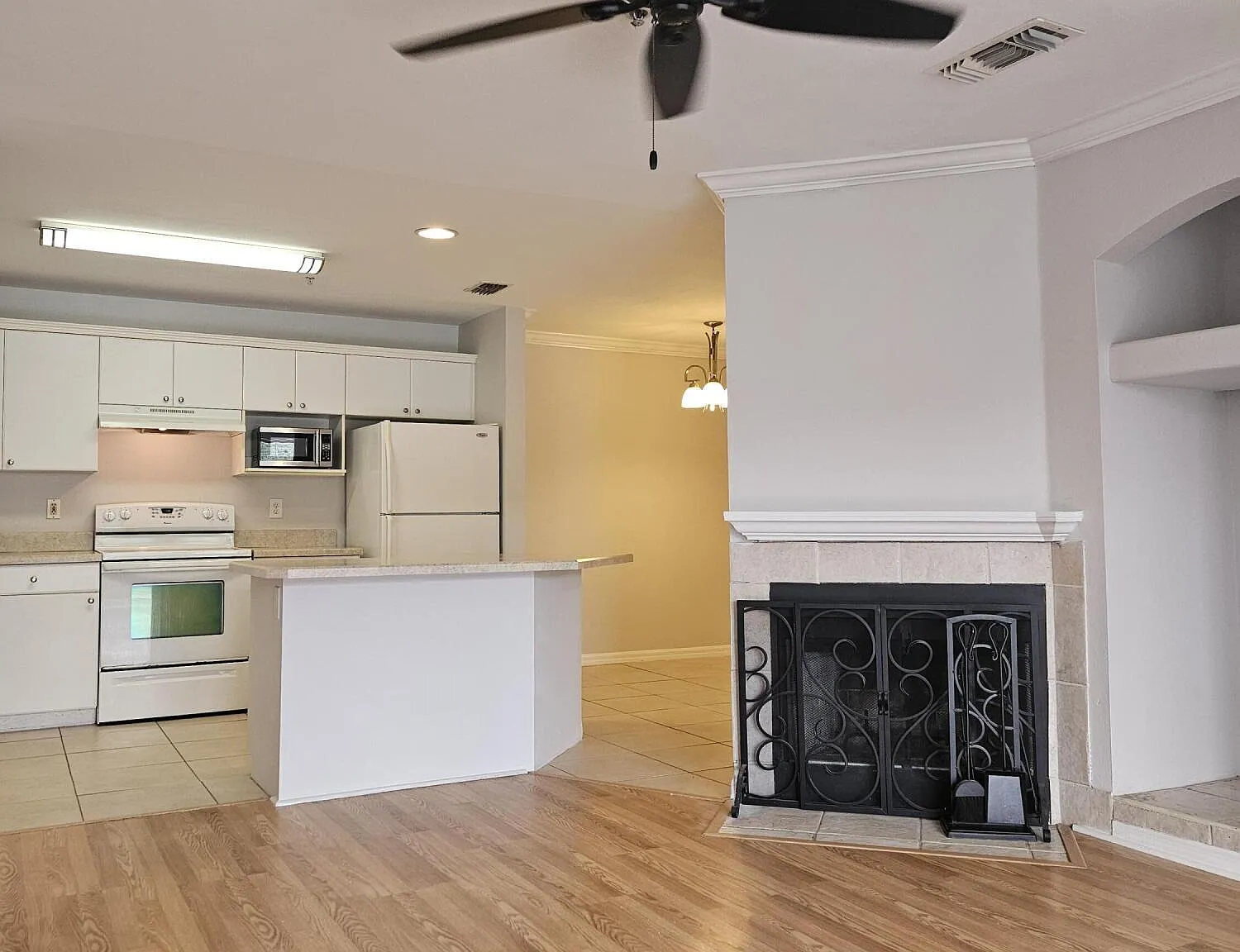 2 bed, 2.0 bath, 1177 sqft, $1,380 — Photo 1