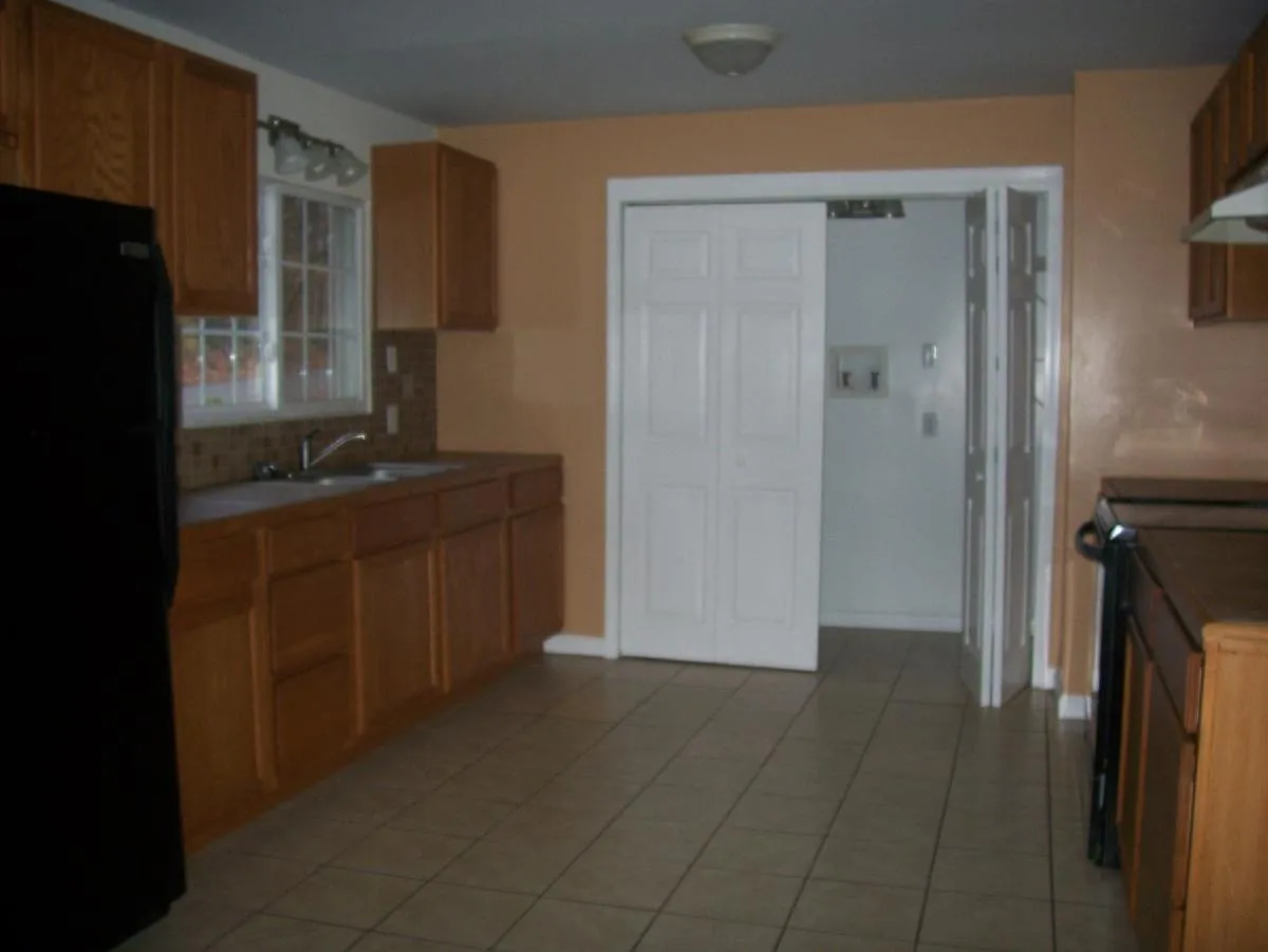 2 bed, 750 sqft, $950 — Photo 4