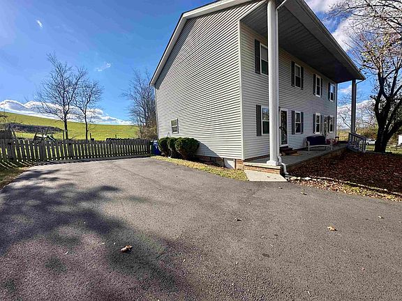 4th image of 390 Warren St