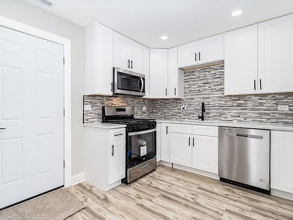 4th image of 1845 Towhee Ct