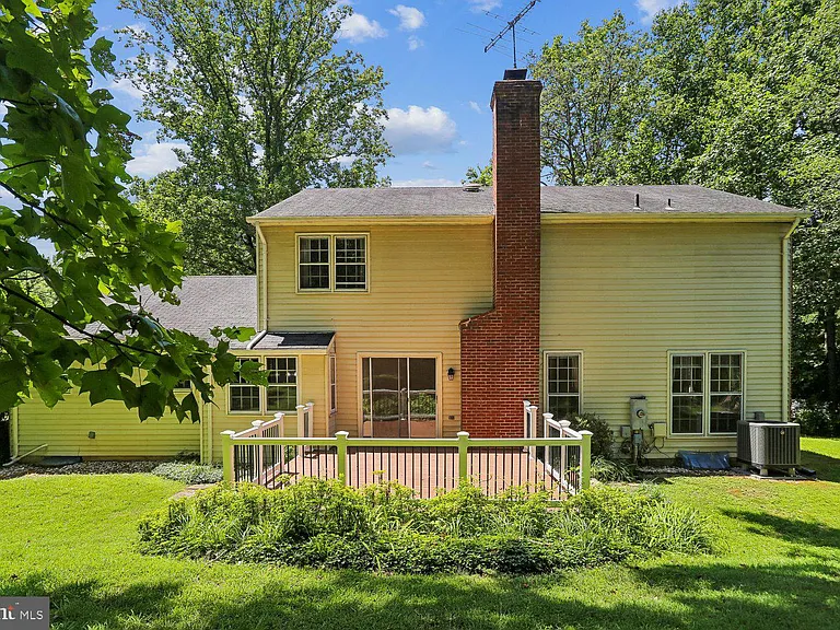 903 Ridge Dr — Photo 42