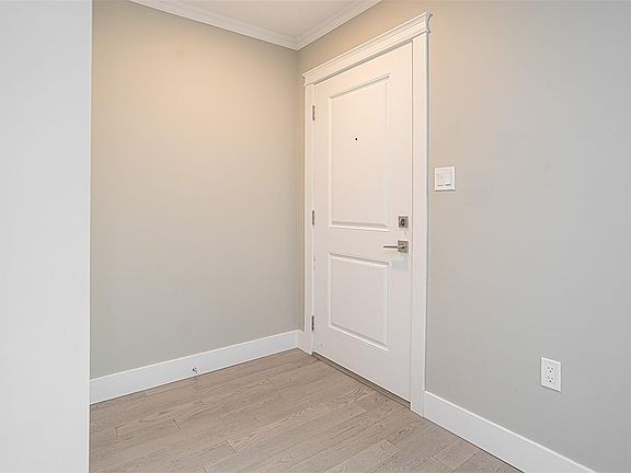 5th image of 3248 Sherman Rd #110