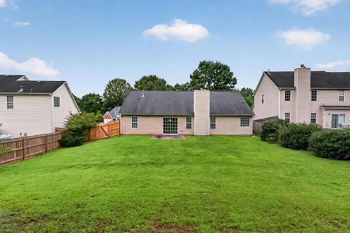 390 Silverthorn Dr NW — Photo 19