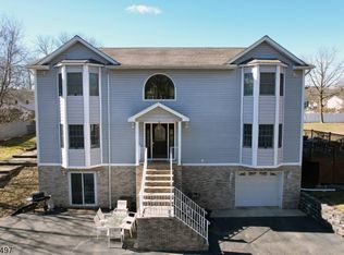 166 Conklintown Rd, Ringwood, NJ 07456