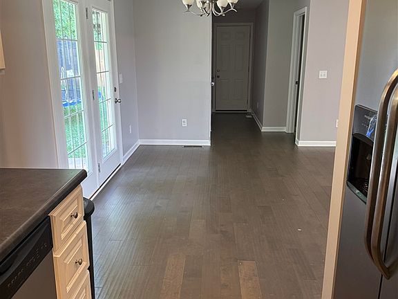4th image of 210 Cottage Ln