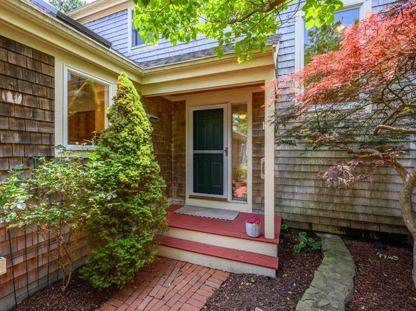 1 Pine Grove Village, Yarmouth Port, MA 02675