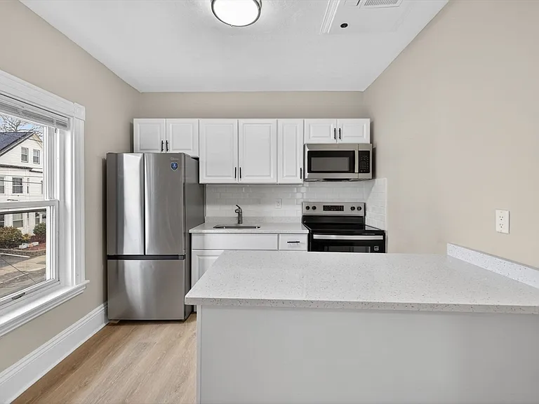91 Francis St #2 — Photo 3