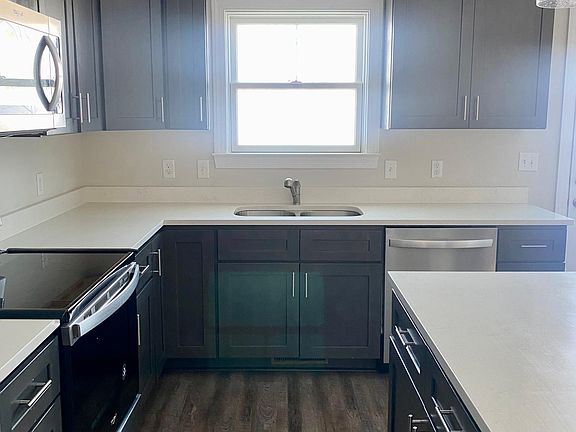 5th image of 2243 Deyerle Ave