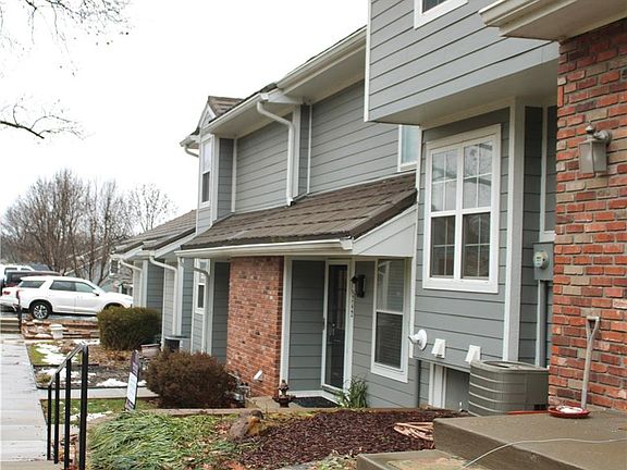 3rd image of 242 NE Bayview Dr