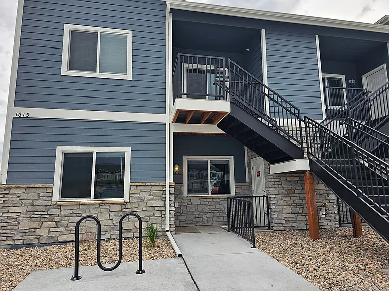 1615 Richard Martin Dr — Photo 1