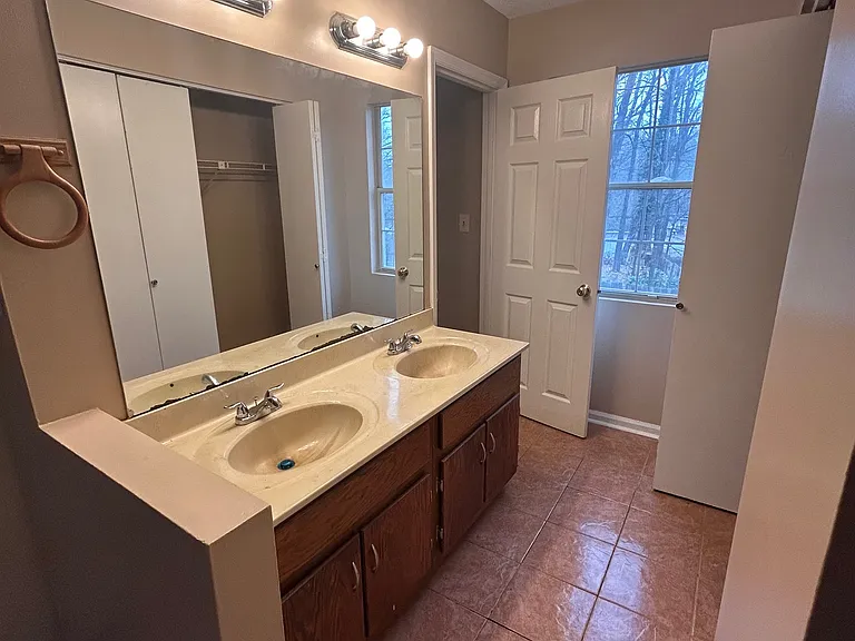 5355 Greenhedge Trl — Photo 6