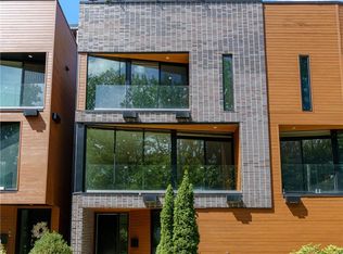 2136 W 17th St, Cleveland, OH 44113