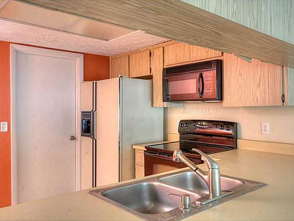 3rd image of 9611 Forest Edge Ct