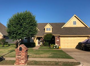 5418 S Redbud Dr W, Sand Springs, OK 74063