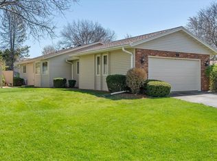 711 Tamarack Dr E, West Bend, WI 53095