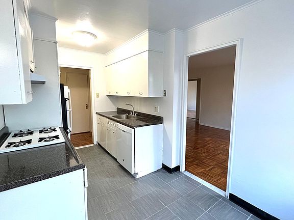4th image of 67-35 186th Ln Floor 3