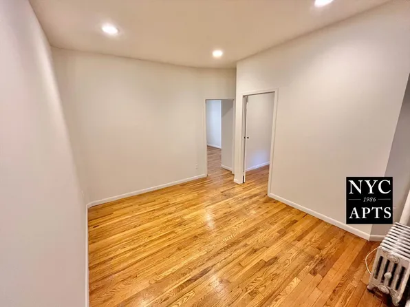 328 W 44th St APT 21, New York, NY 10036