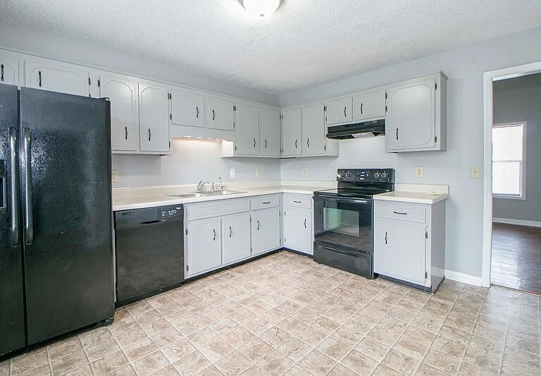 1212 Kendall Dr — Photo 8