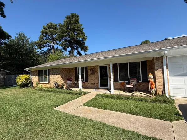 213 Ivy Ln, Longview, TX 75605
