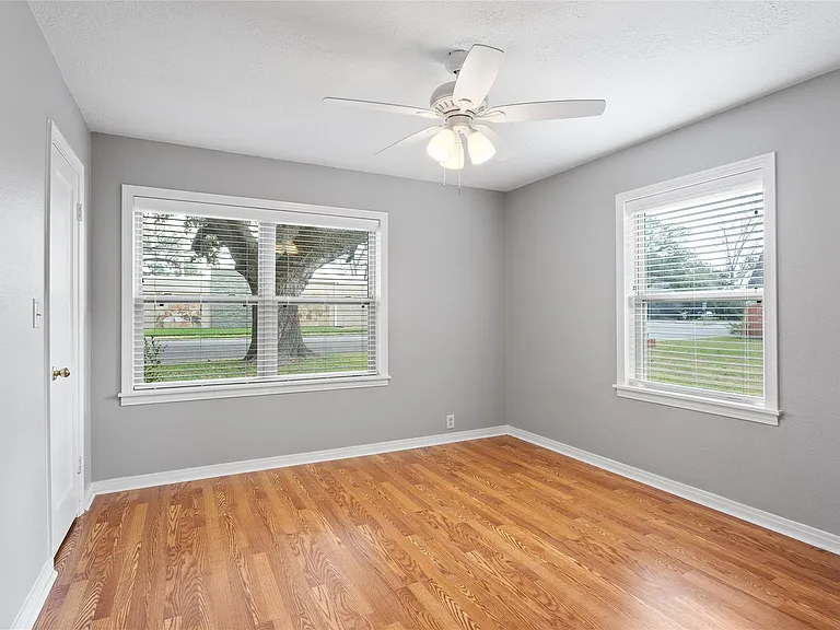 302 S Hardie St — Photo 10