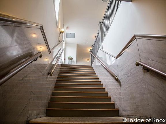 Daylight Building original 1920s Marble Staircase and bronze railings, plus large Elevator