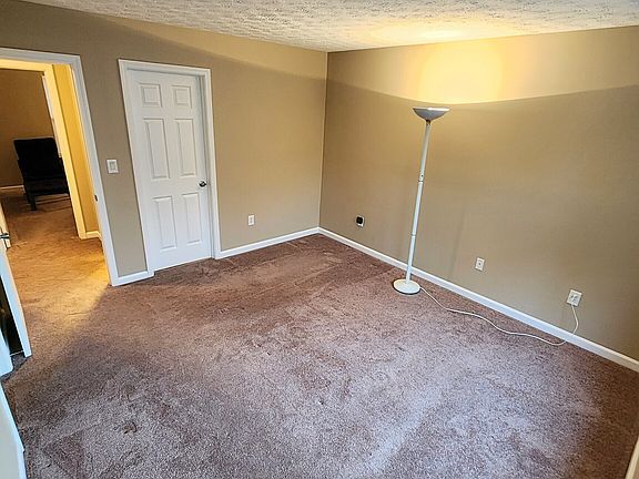 5th image of 4937 Tuscany Ln