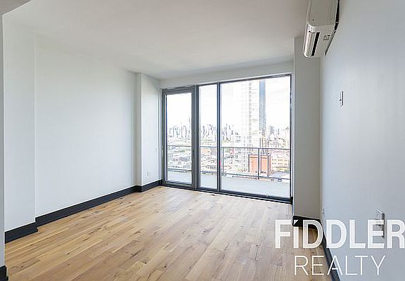 4th image of 42-22 27th St #608