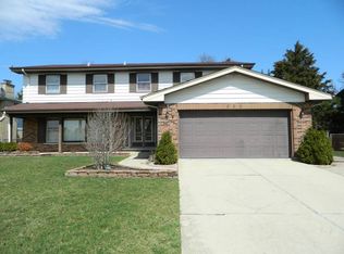322 E Weathersfield Way, Schaumburg, IL 60193