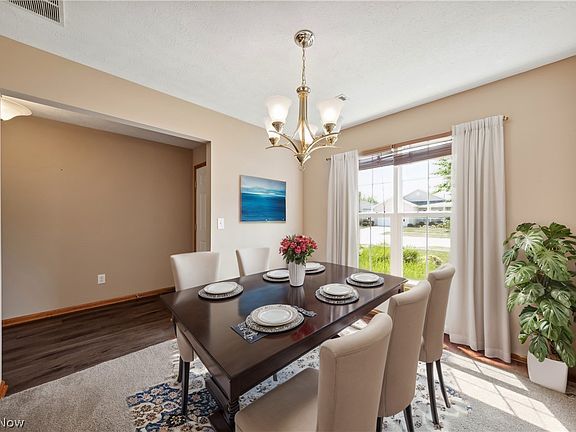 2nd image of 4884 Meadow Lark Dr