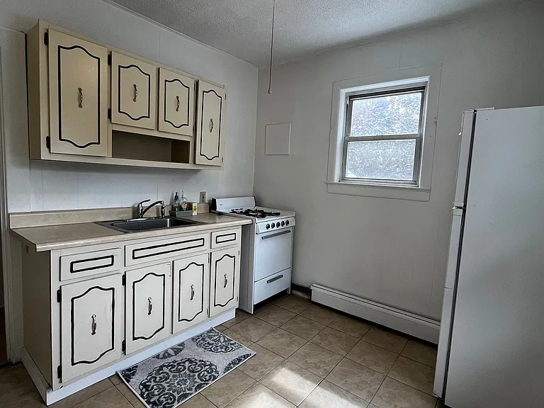 195 Pleasant Ave #2 — Photo 15