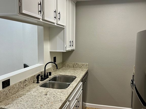 5th image of 4070 Iowa St APT 3