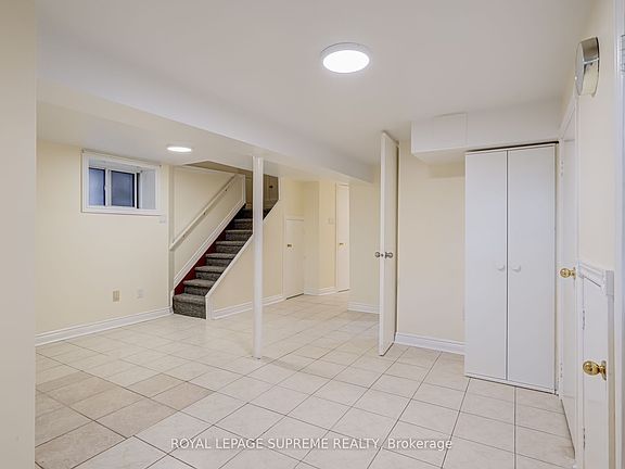 4th image of 20 Edna Ave #Basement