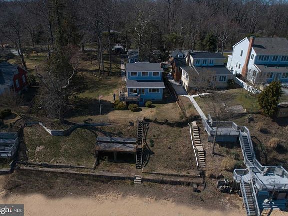 3rd image of 8175 Bayside Dr