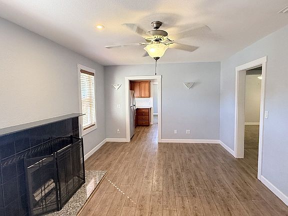 4th image of 4936 Rosedale Pl N