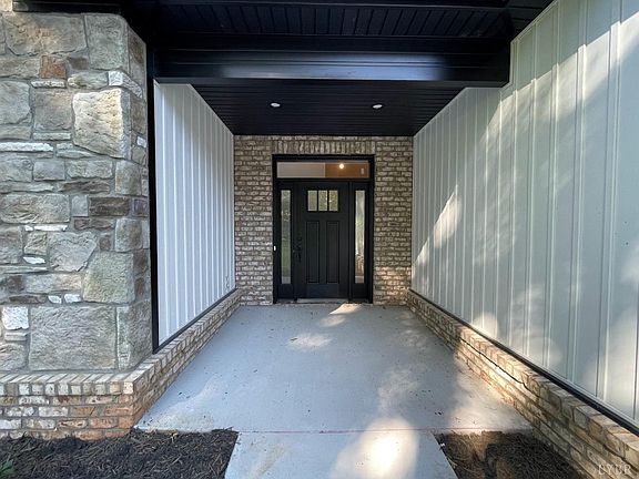 2nd image of 303 College Park Dr