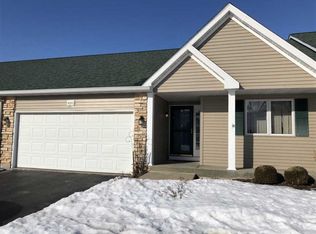 4844 Streamside Dr, Loves Park, IL 61111