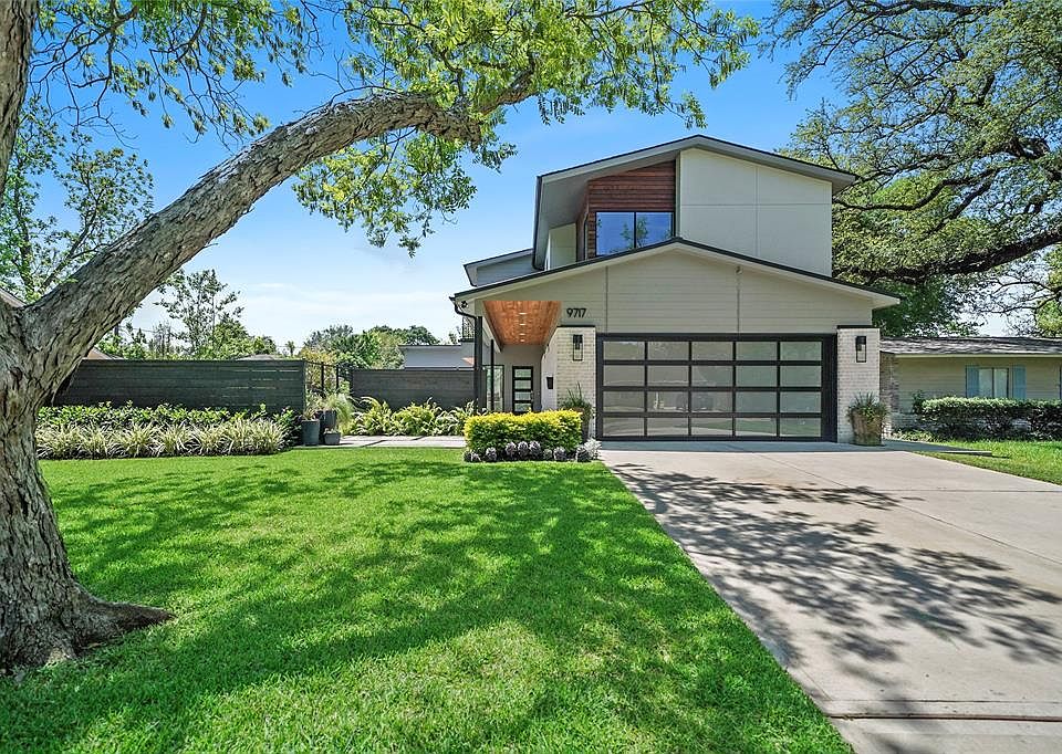 1st image of 9717 Pine Lake Dr