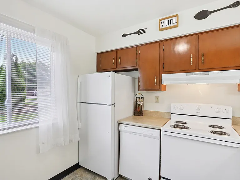 Fountain Park Apartments | Specials Available — Photo 54