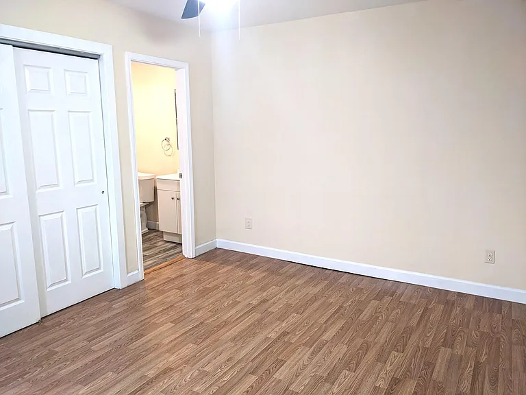 4325 Norfolk Ave — Photo 6