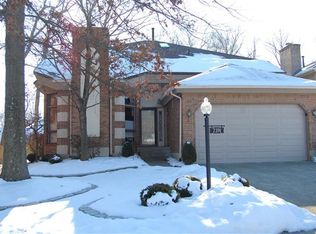 7391 Hartcrest Ln, Centerville, OH 45459